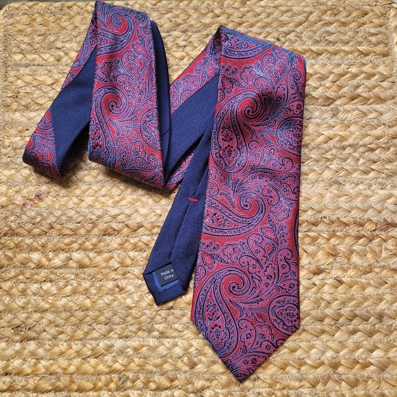 Gorgeous red and blue Tommy Hilfiger Tie - Picture 1 of 9